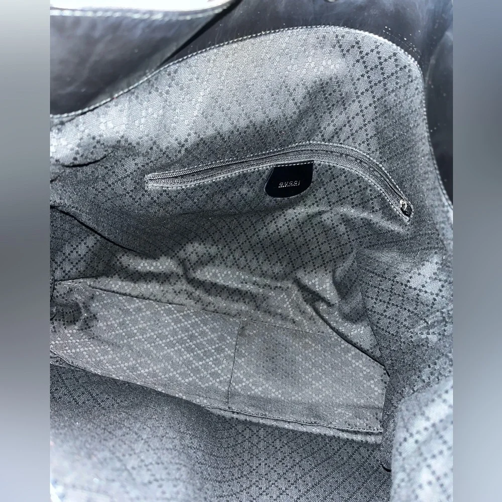 Gucci Bamboo Nylon/ Patented Leather Shoulder Bag - Picture 4 of 15